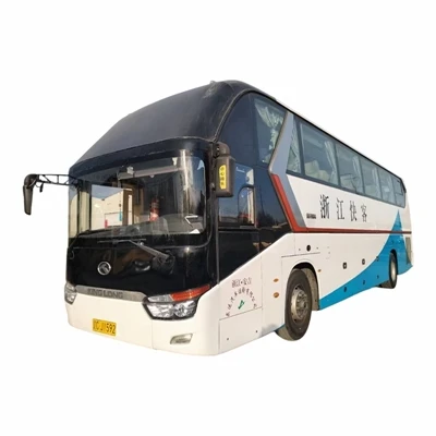 泥だらけの道路でのバスの速度に影響を与える要因は何ですか?